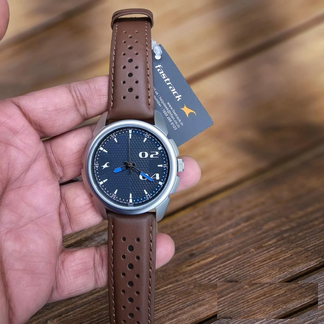 Fastrack NS3124SL06 Leather Strap Watch