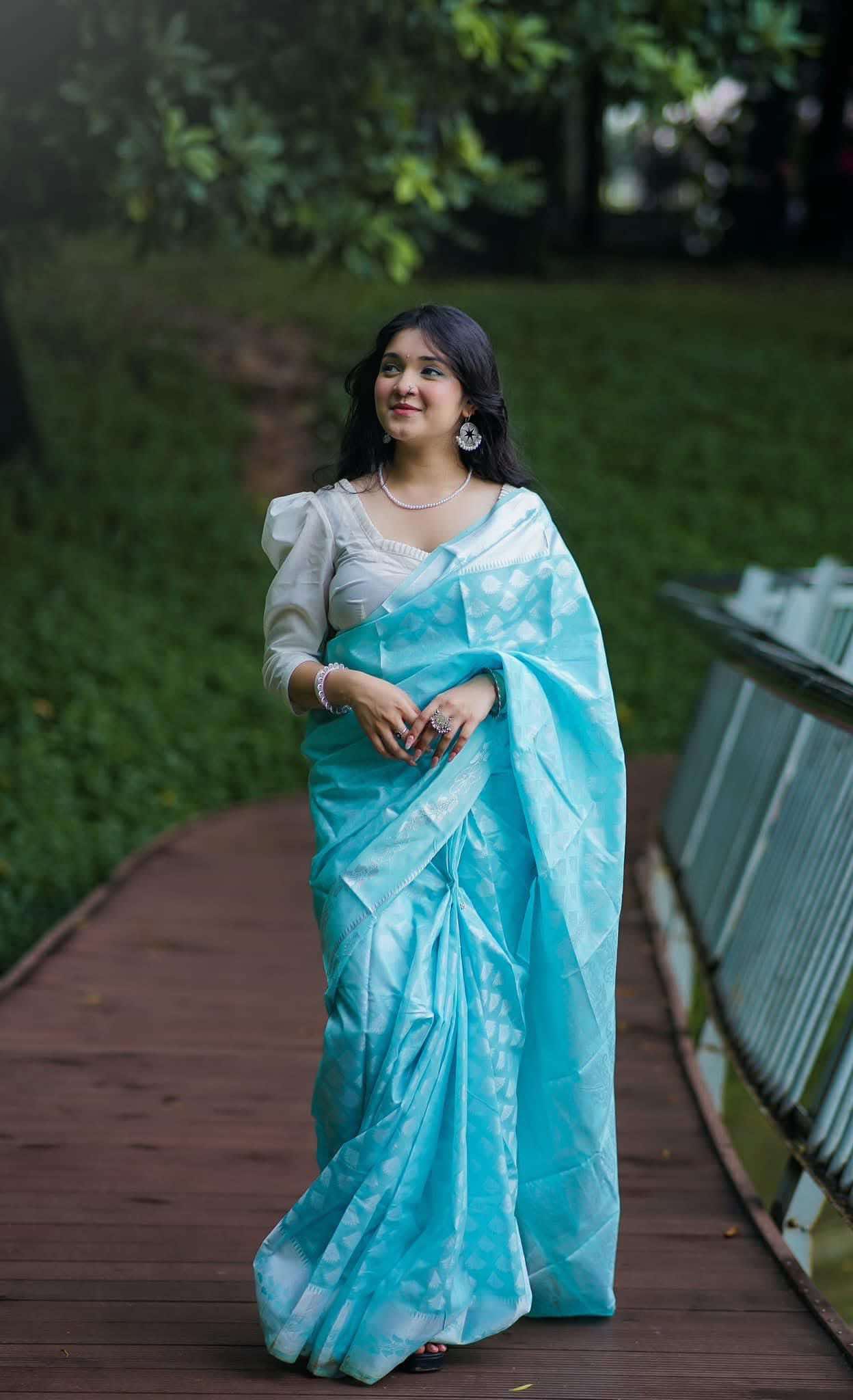 প্রিমিয়াম কাতান শাড়ি