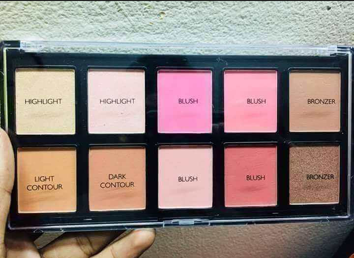 Highlighter blush contour palette