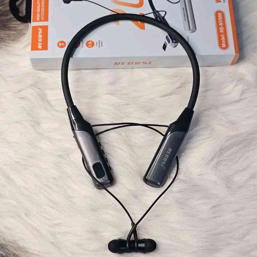 Recrsi RE-NY060 200 Hours Bluetooth Neckband