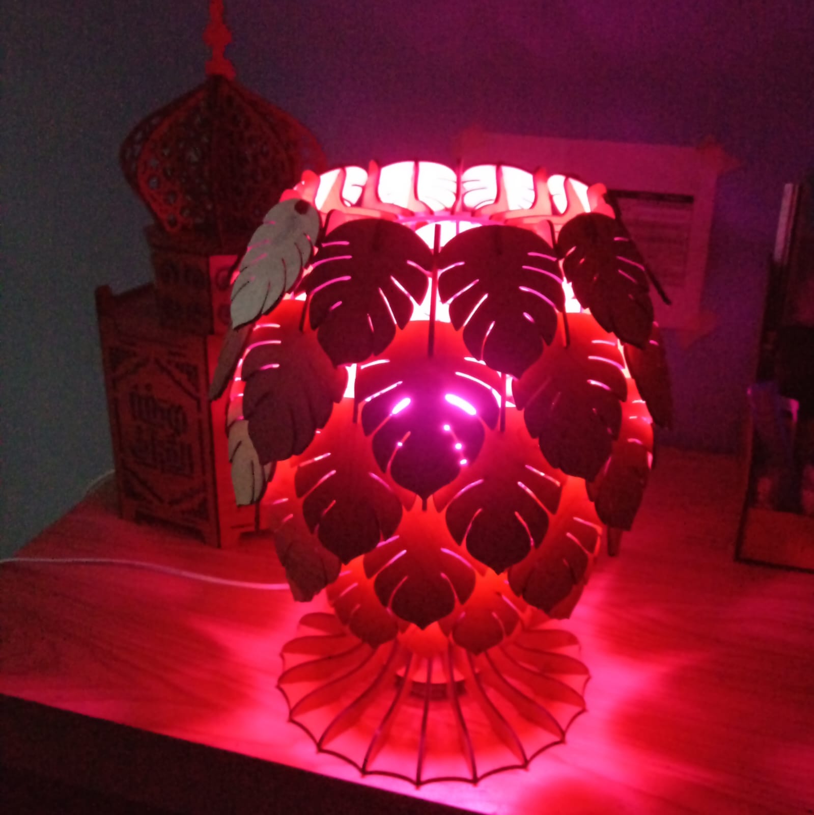 Laser cut monstera table lamp