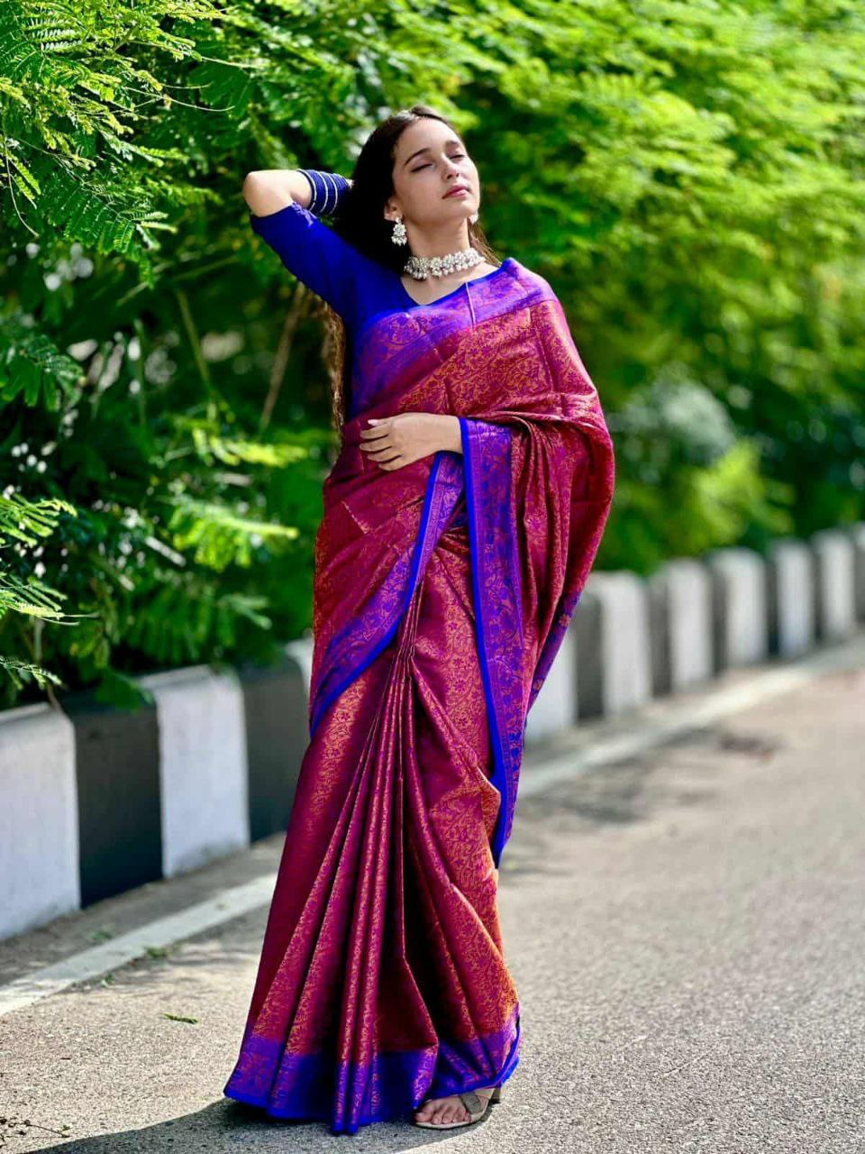 দেশীয় কাঞ্জিভরম শাড়ি