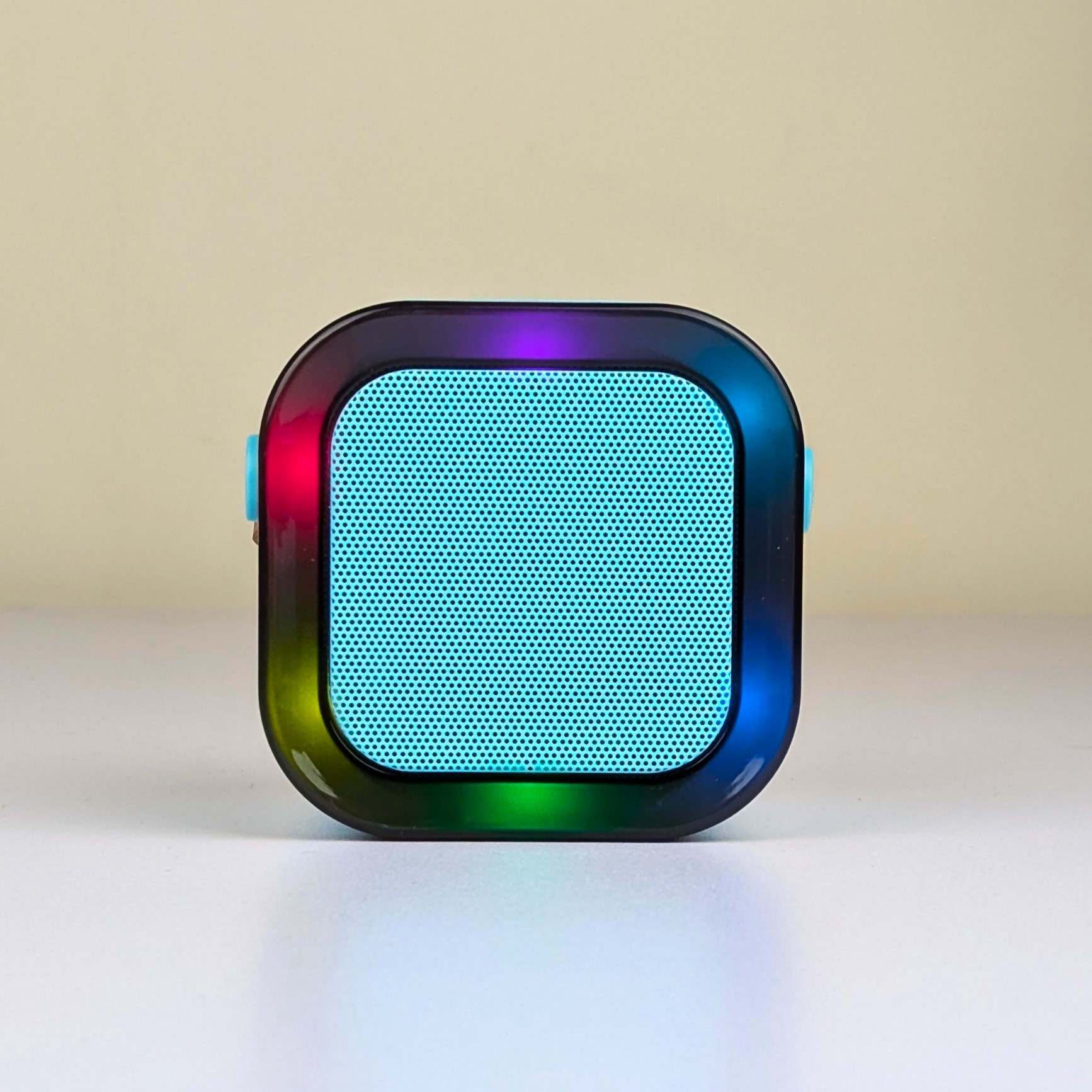 Wireless Portable Speaker With Microphone 2 Mic Code : 12224