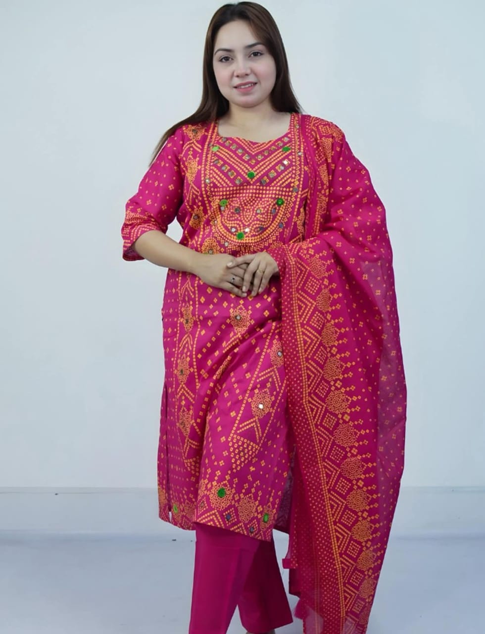 কারচুপি বুটিক্স থ্রি পিস?