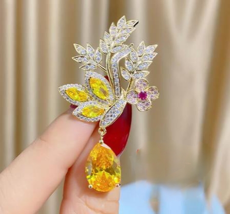 Brooch hijab safety pin