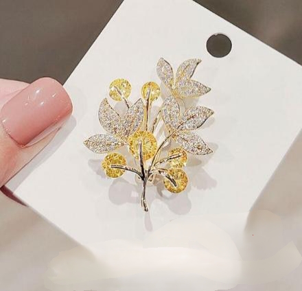 Brooch hijab safety pin