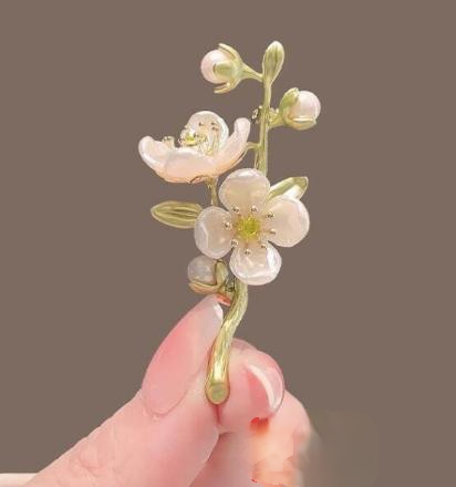 Brooch hijab safety pin