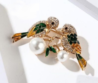 Brooch hijab safety pin
