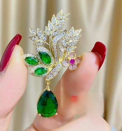 Brooch hijab safety pin