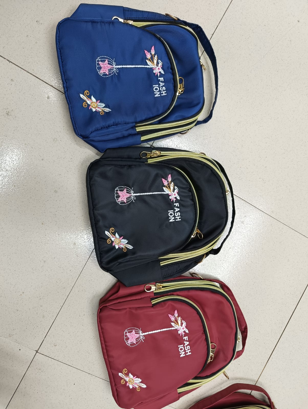 স্টুডেন্ট দের ব্যাগ
