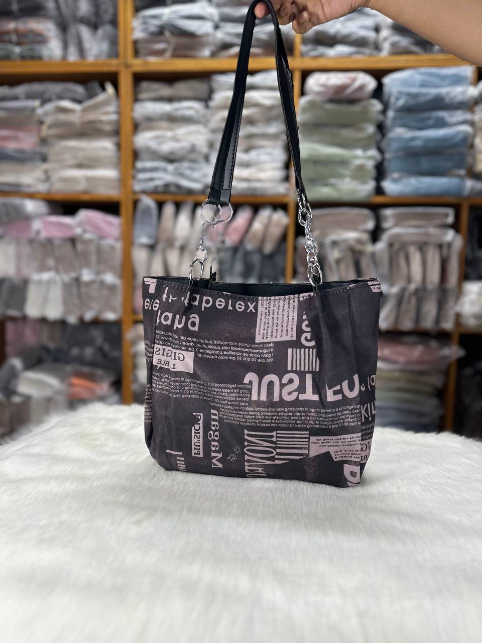 Tote bag