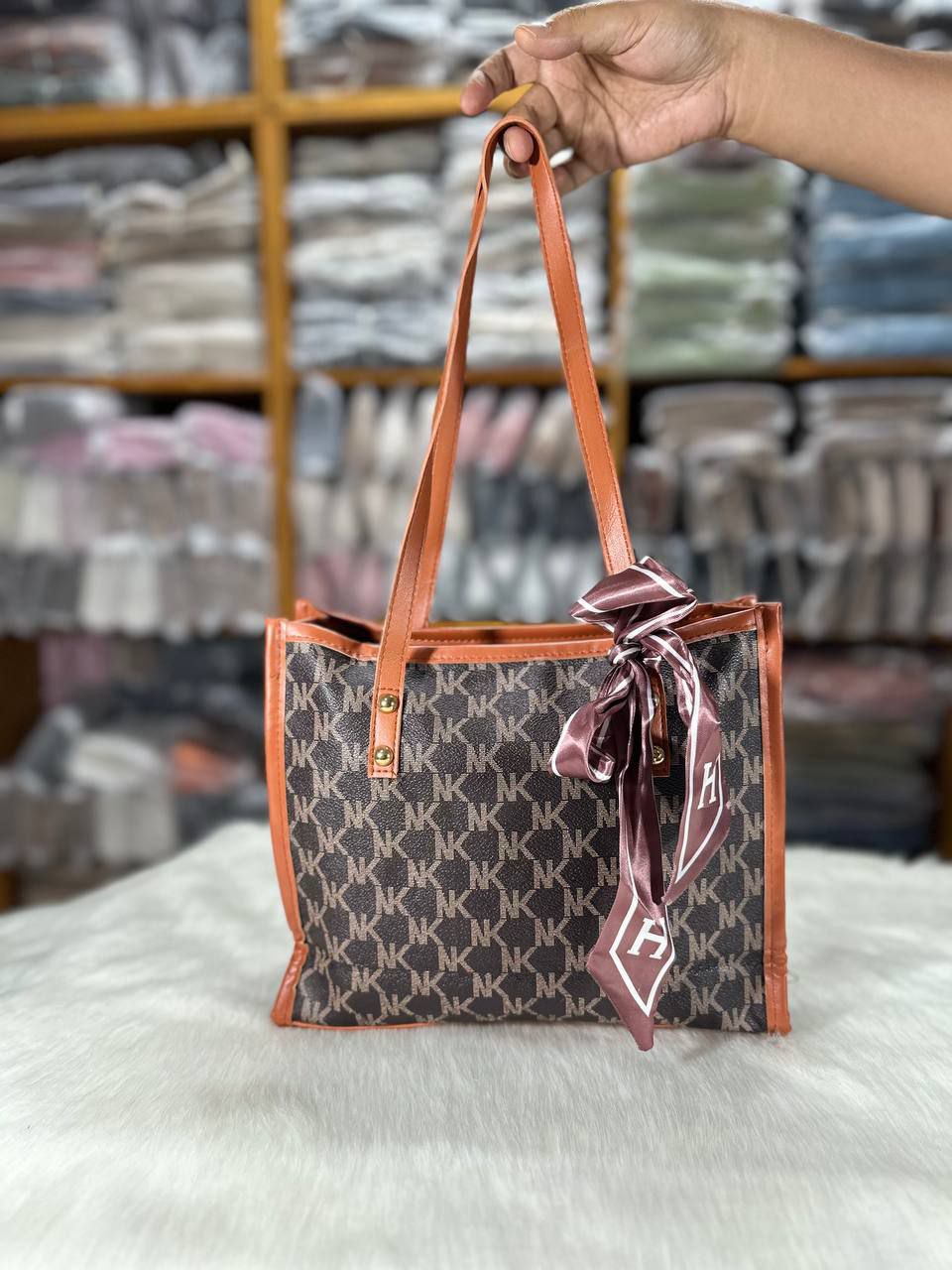 Tote bag