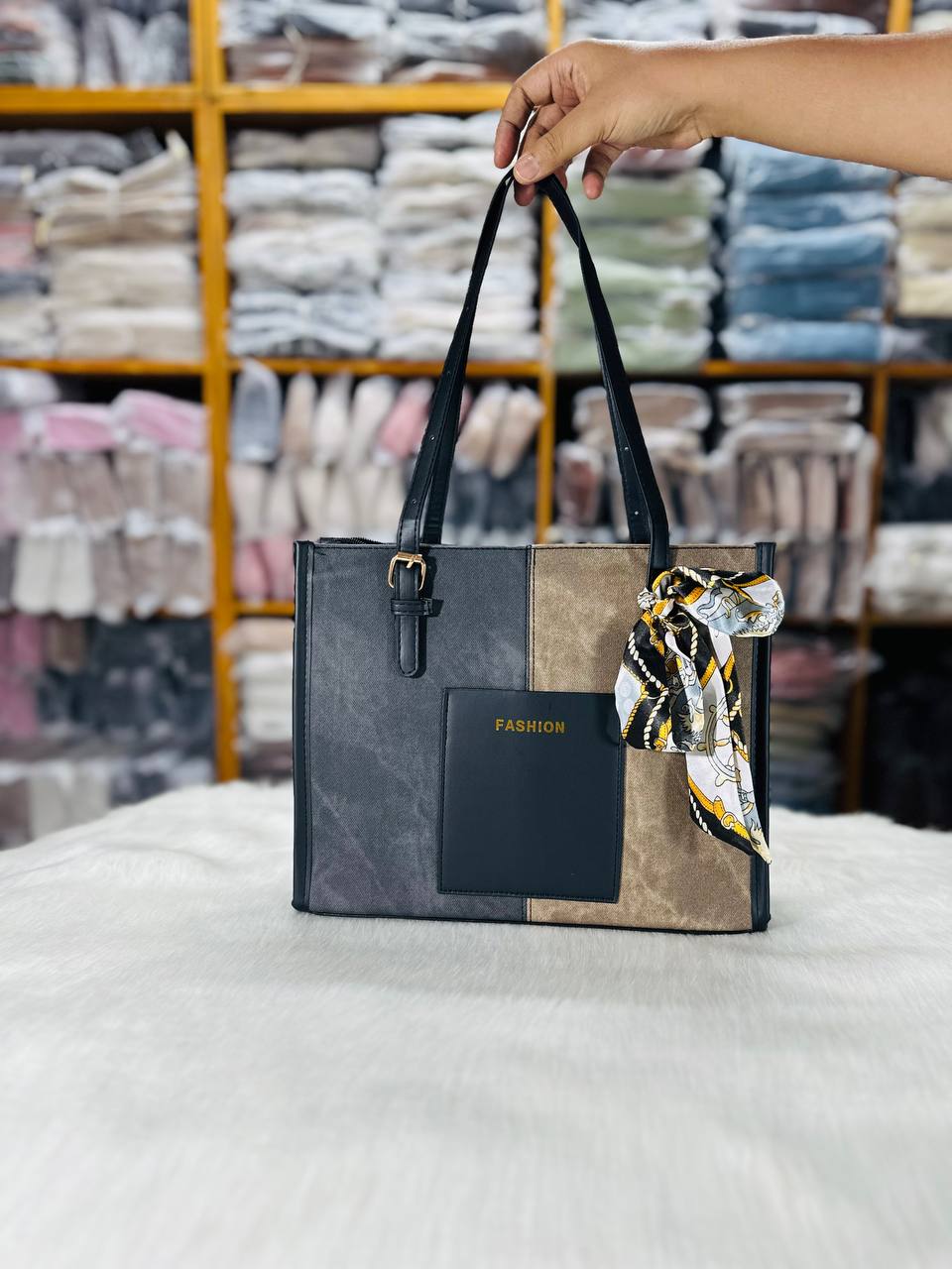Tote bag
