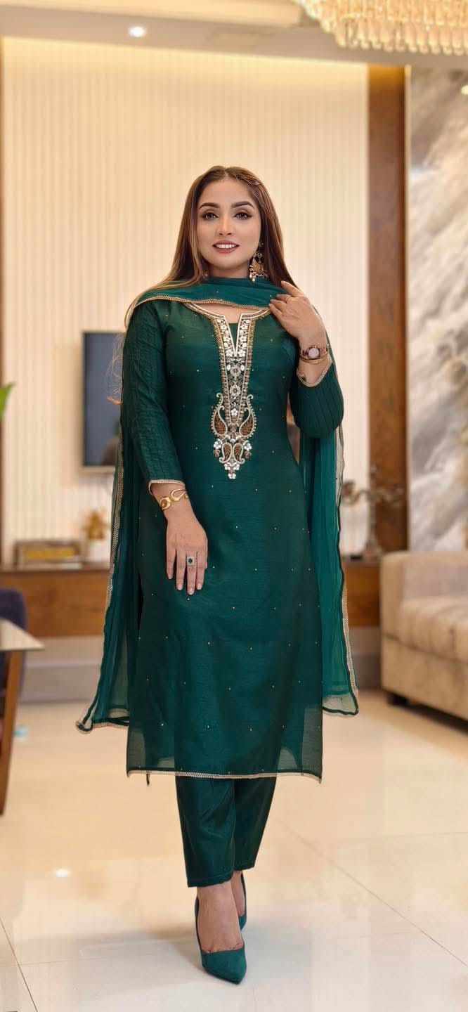 নিউ কালেকশন থ্রি পিস ?