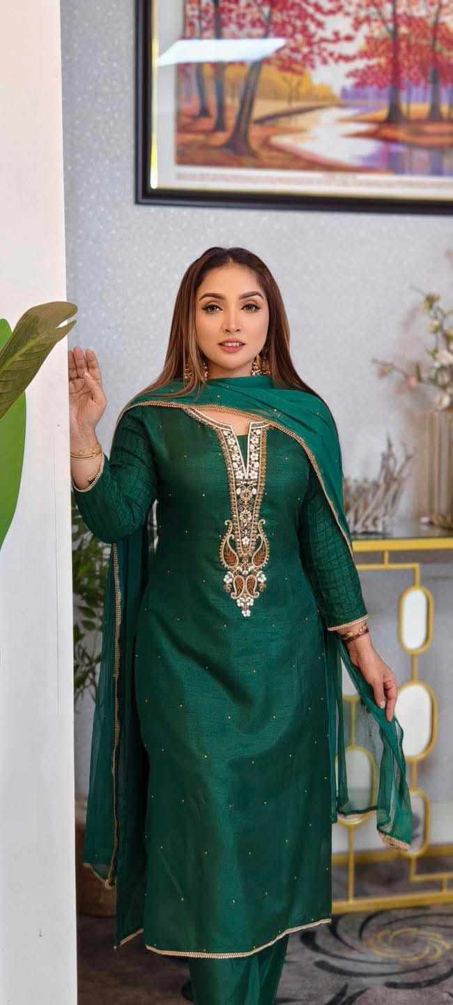 নিউ কালেকশন থ্রি পিস ?