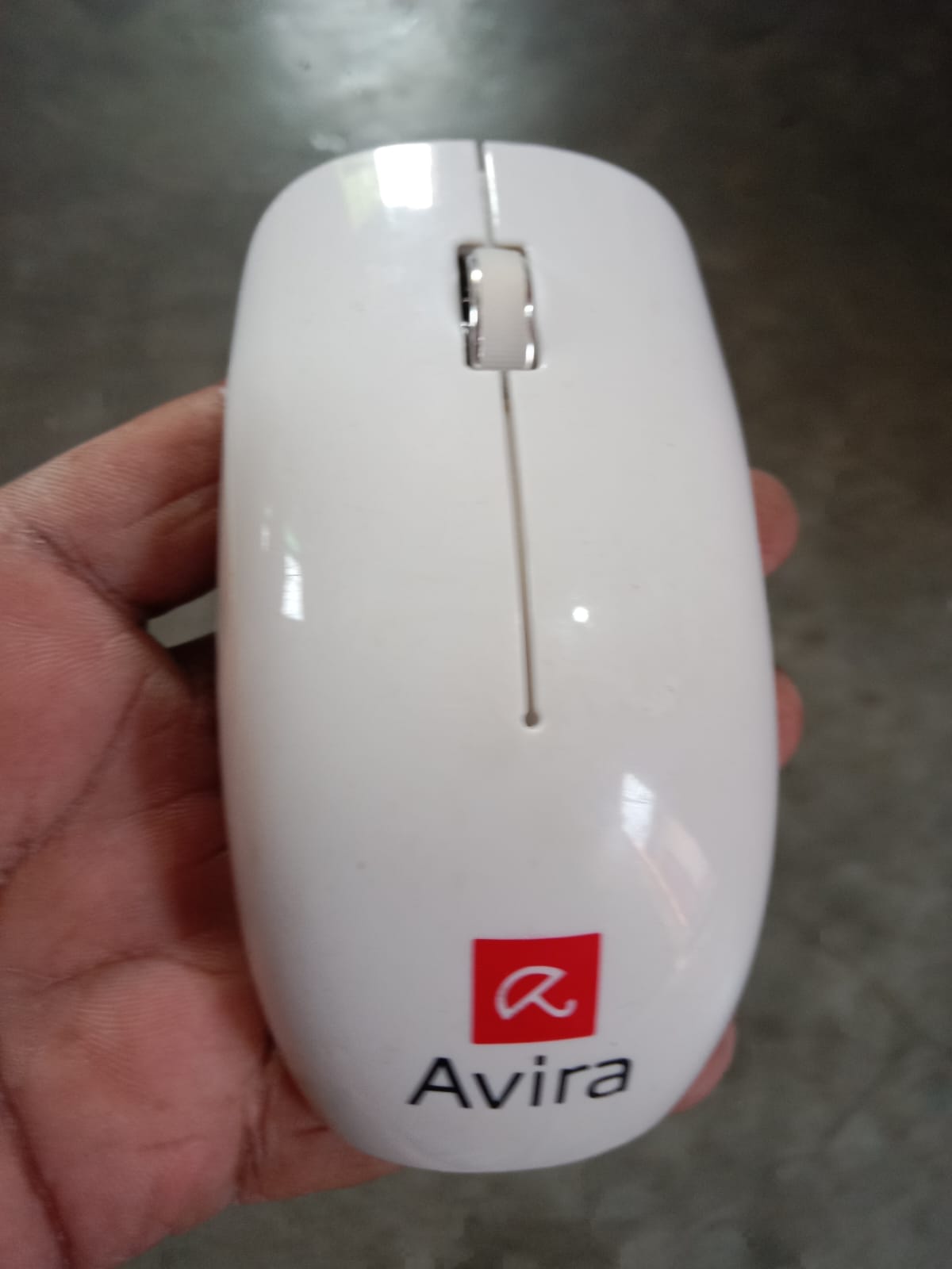 AVIRA 2.4 WARELESS MOUSE