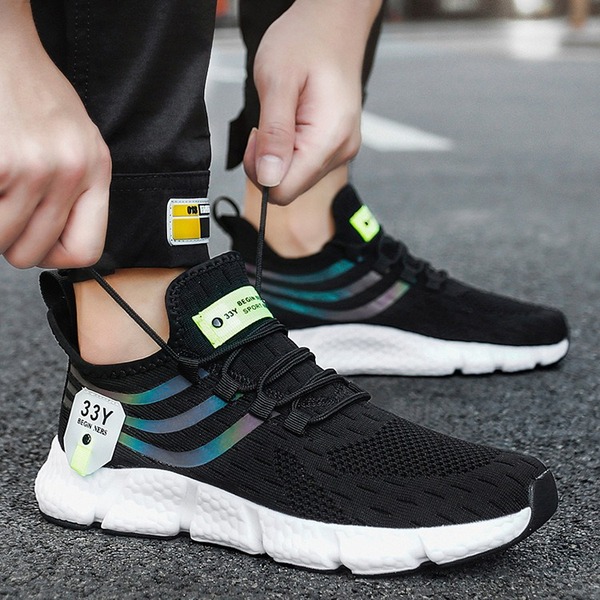 Sports shoes