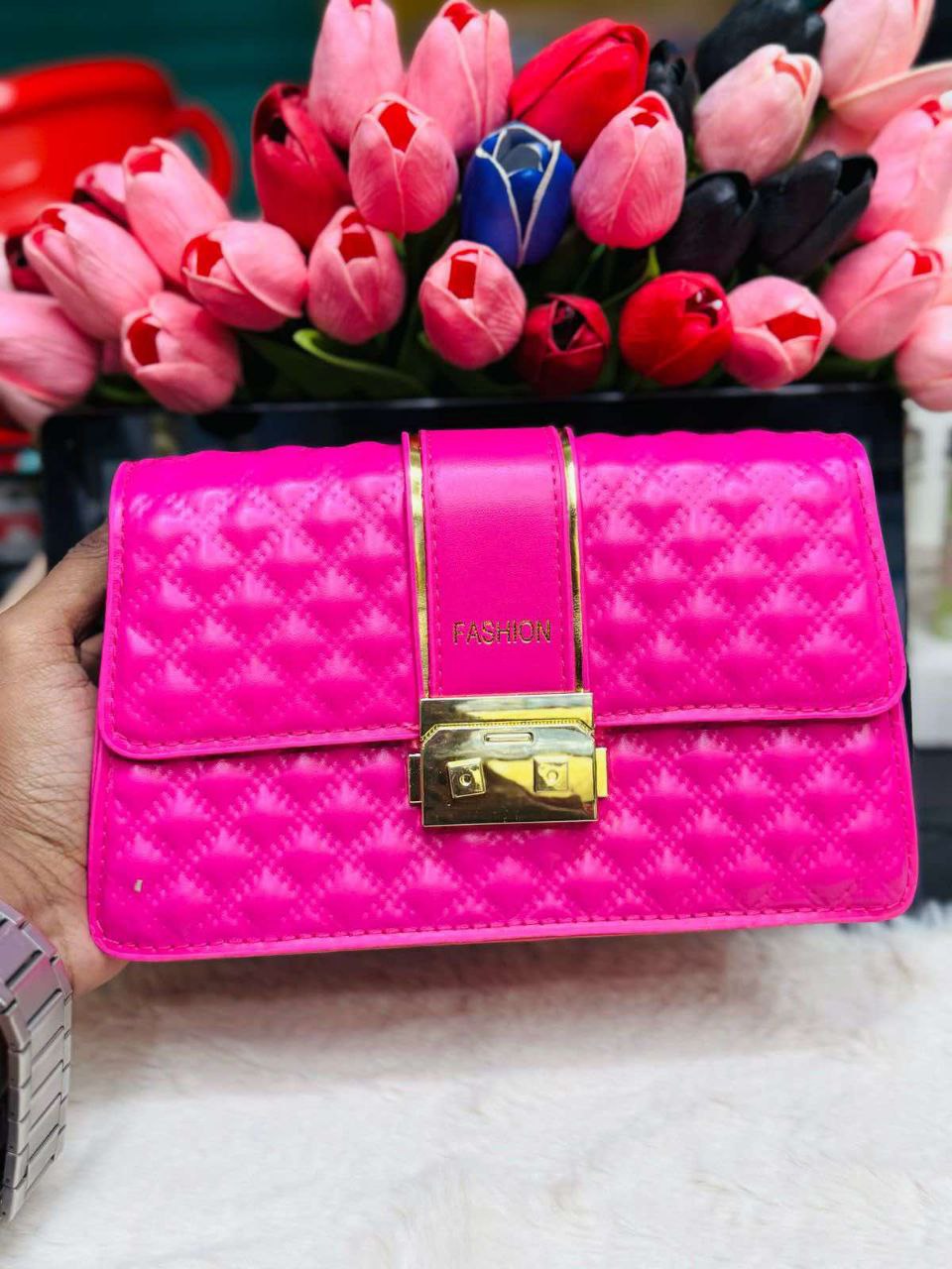 Elegant women shoulder bag