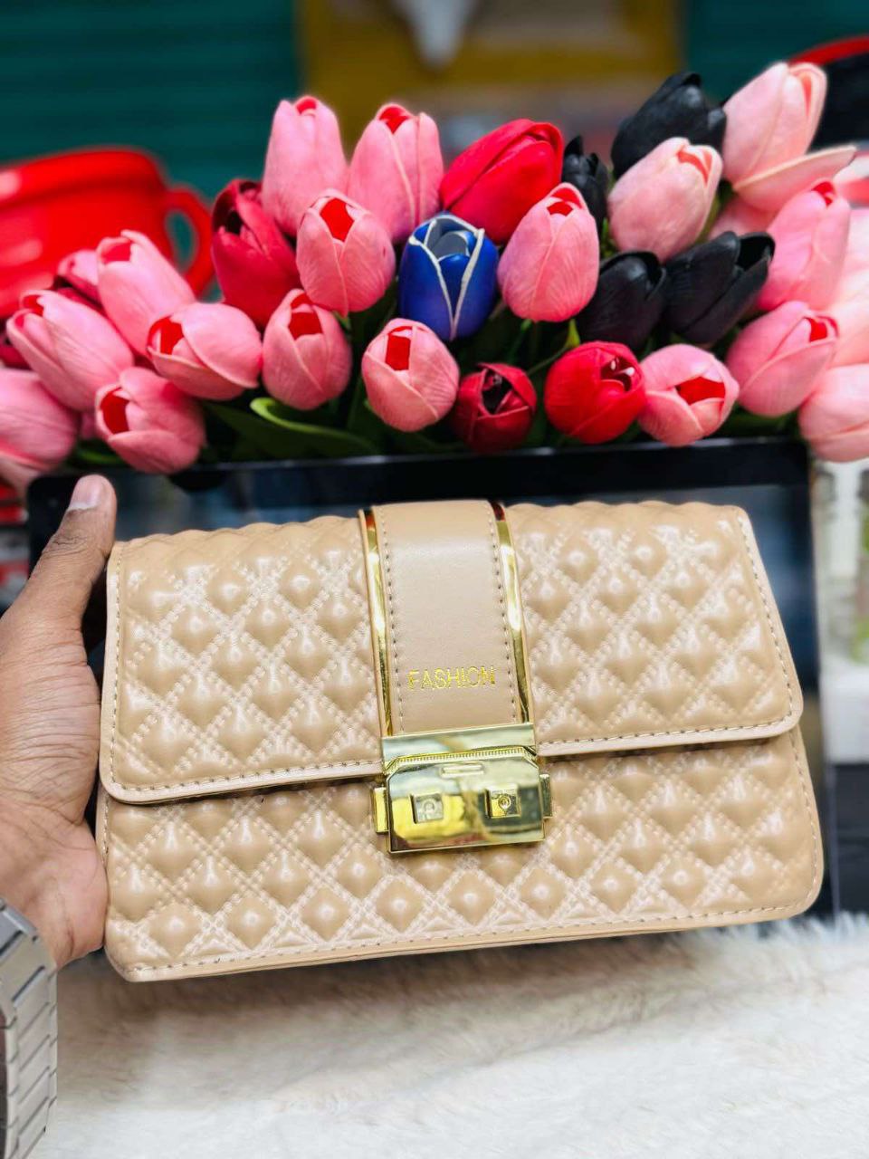 Elegant women shoulder bag