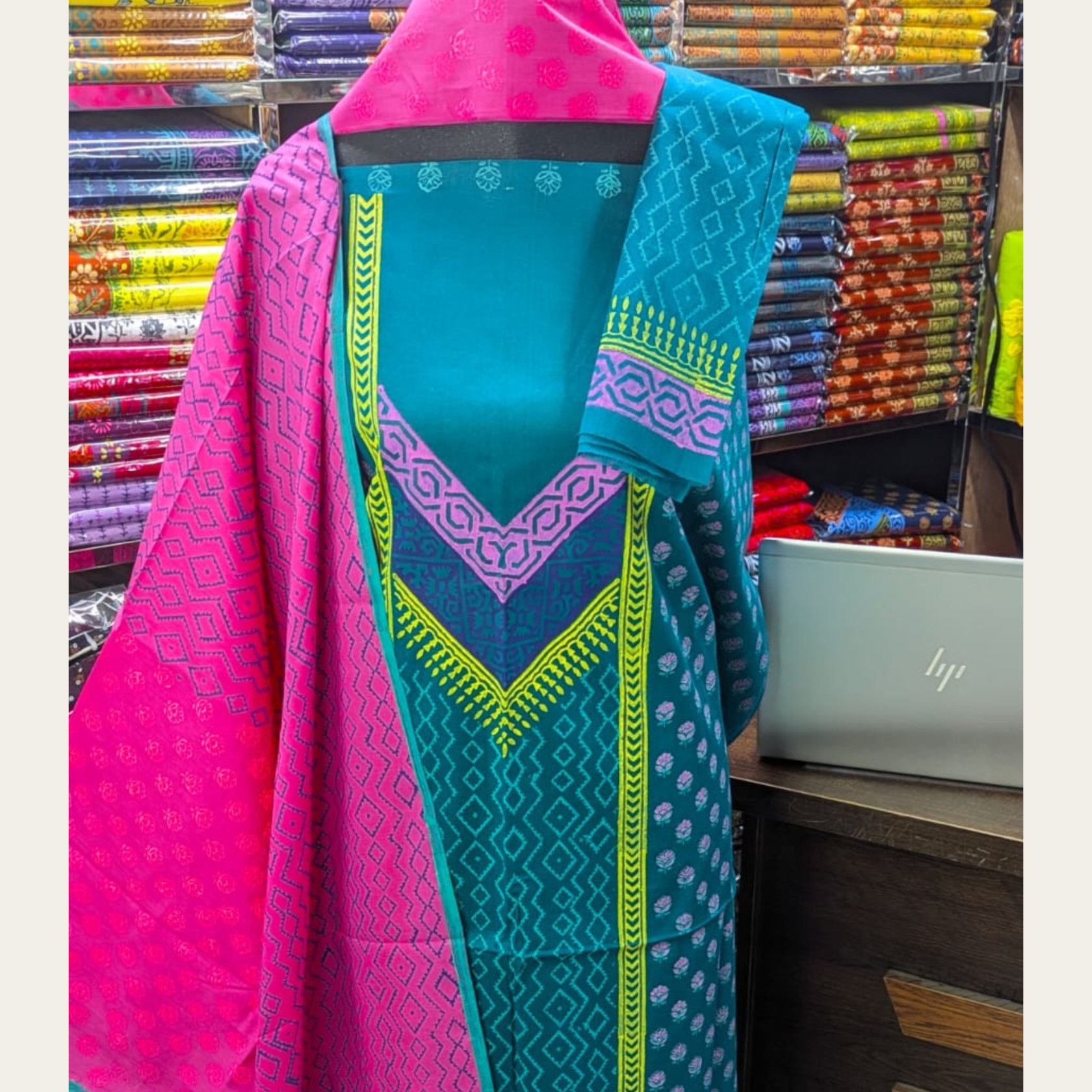 *স্টাইলিশ থ্রিপিছ সেট code: onra