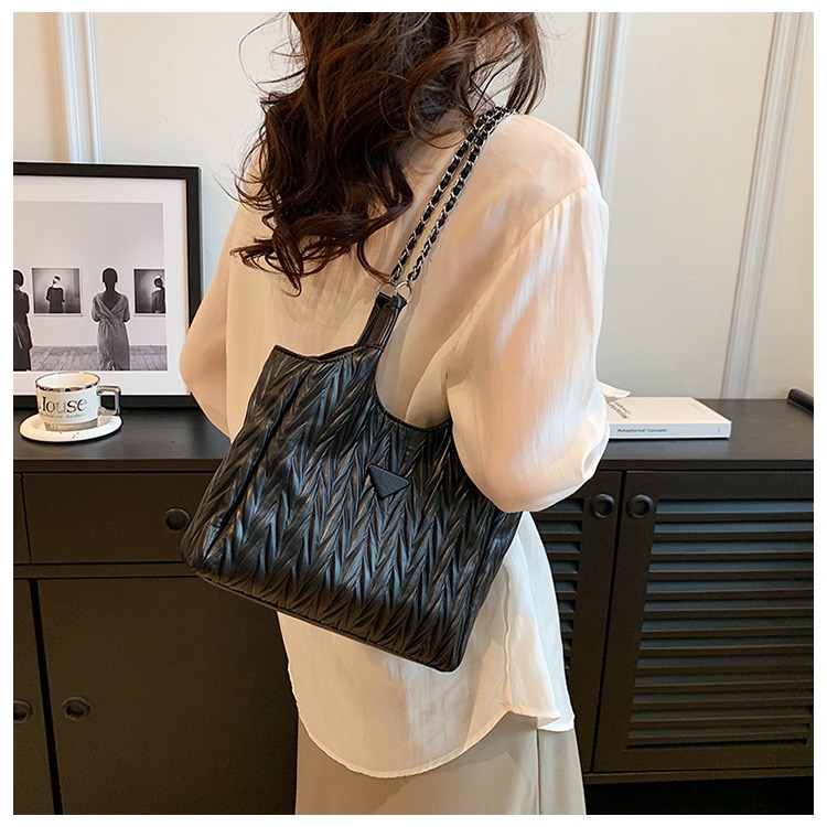 Trendy Fashionable Party Bag Code- DG09