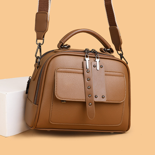 High end ladies’ handbag multi-layer large capacity commuting bag(Brown) Code : 9311
