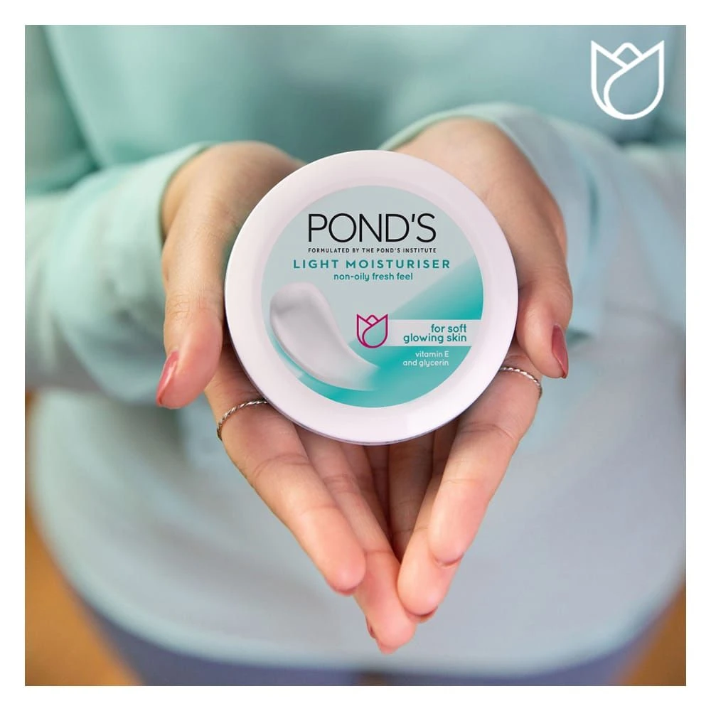 POND'S Light Moisturiser 50ml Non-Oily Fresh Feel For Soft Glowing Skin With Vitamin E & Glycerin