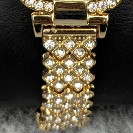 Luxury Golden Stone Studded Ladies Quartz Watch – Stylish & Elegant Design (Black Dial)