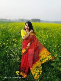 হাফসিল্ক শাড়ীতে হ্যান্ডপ্রিন্ট তুলির কাজ করা