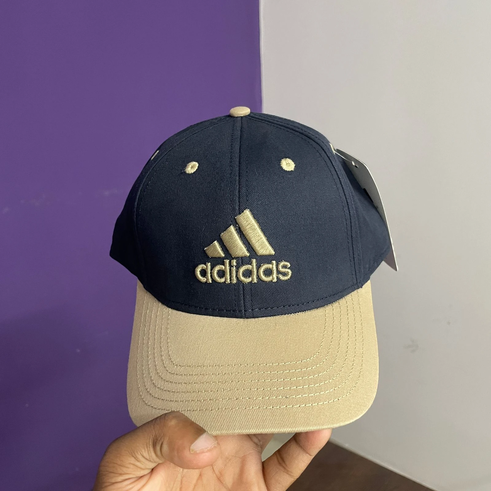 Premium Quality Adidas Logo Cap : A Touch of Class, A Dash of Style!