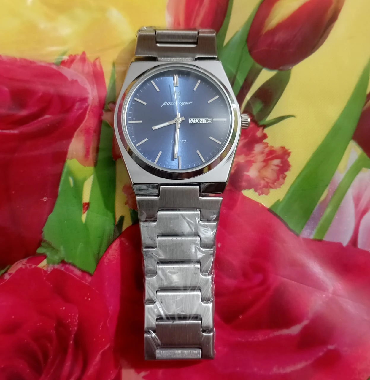 POEDAGAR 930 Men's New Luxury Luminous Date Week Stainless Steel Quartz Watch For Men (Butterfly Lock)