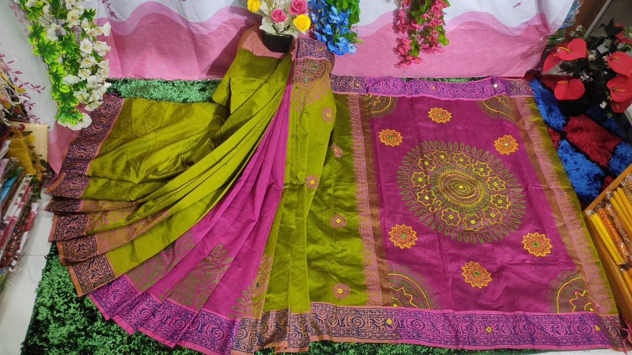 এমব্রয়ডাড়ী ধুপিয়ানসিল্ক শাড়ী