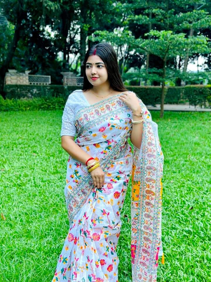 হাফ সিল্ক স্ক্রিন প্রিন্ট শাড়ি