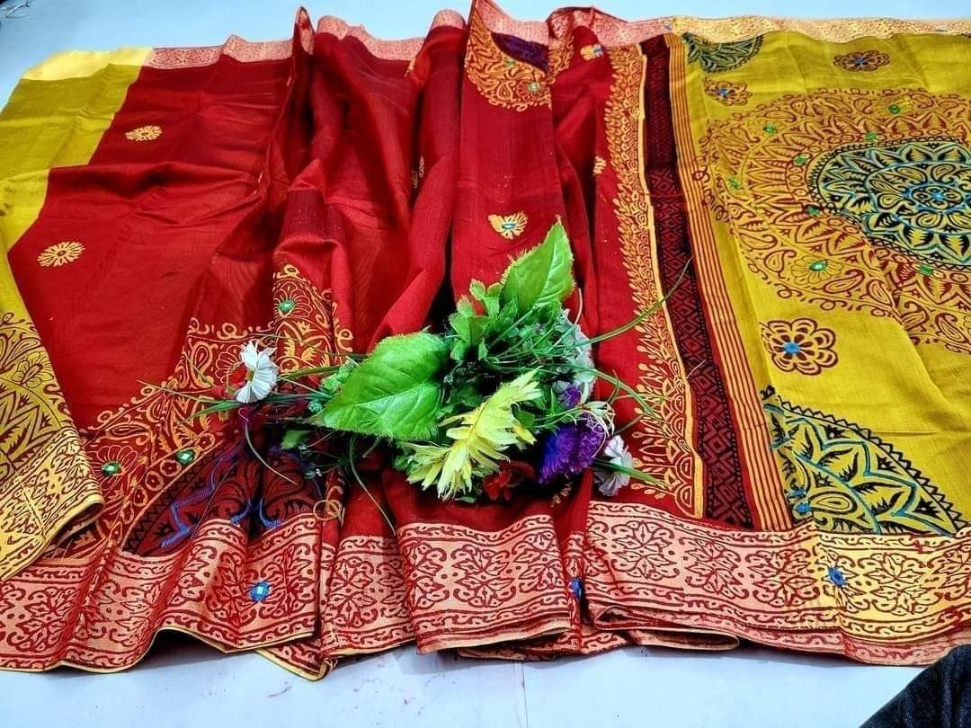 এমব্রয়ডাড়ী ধুপিয়ানসিল্ক শাড়ী