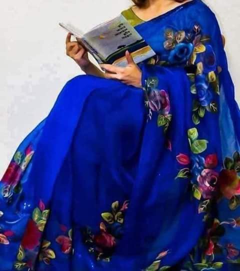 হাফসিল্ক শাড়ীতে হ্যান্ডপ্রিন্ট তুলির কাজ করা