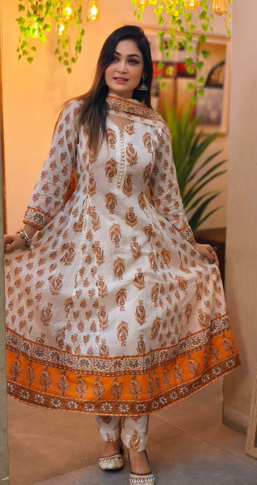 সুতি কাপড়ের গ্রাউন্ড/গোল থ্রি পিস