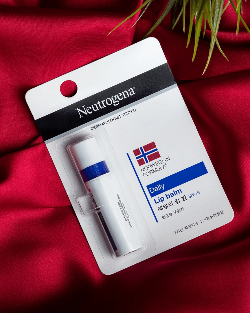 Neutrogena Norwegian Formula Lip Balm / Moisturizer SPF 15 - 4g