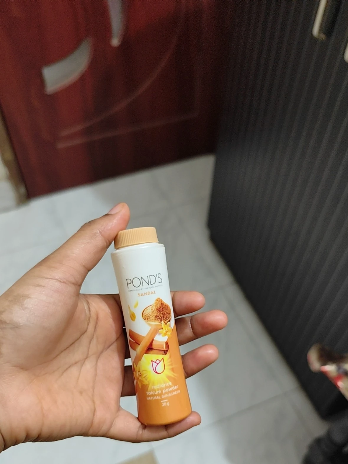 Pond's Sandal Talcum Powder 19gm
