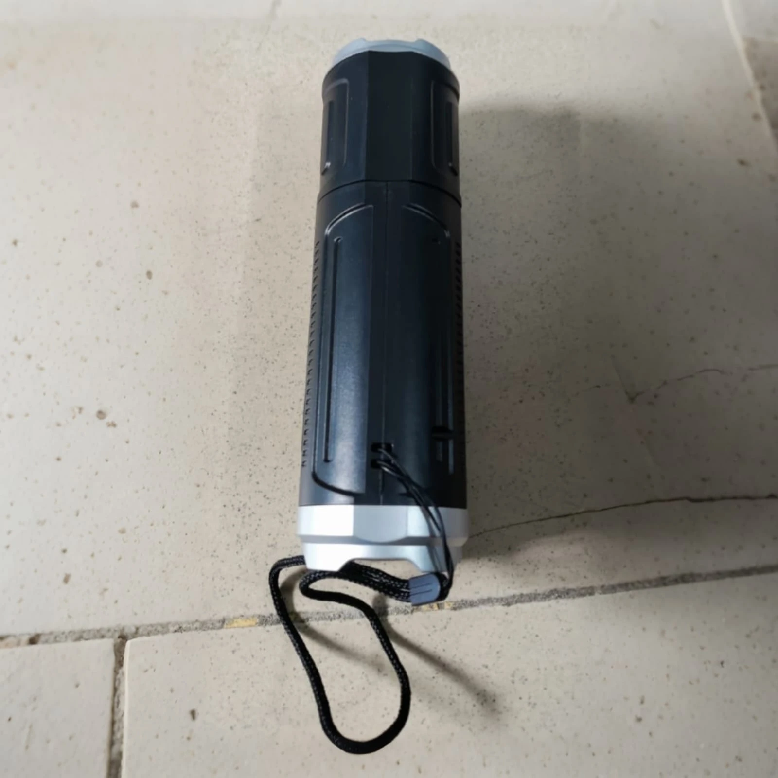 Portable Bluetooth Speaker With Zoomable Flashlight - 4 Dimming Modes FM Radio Long Lasting Life