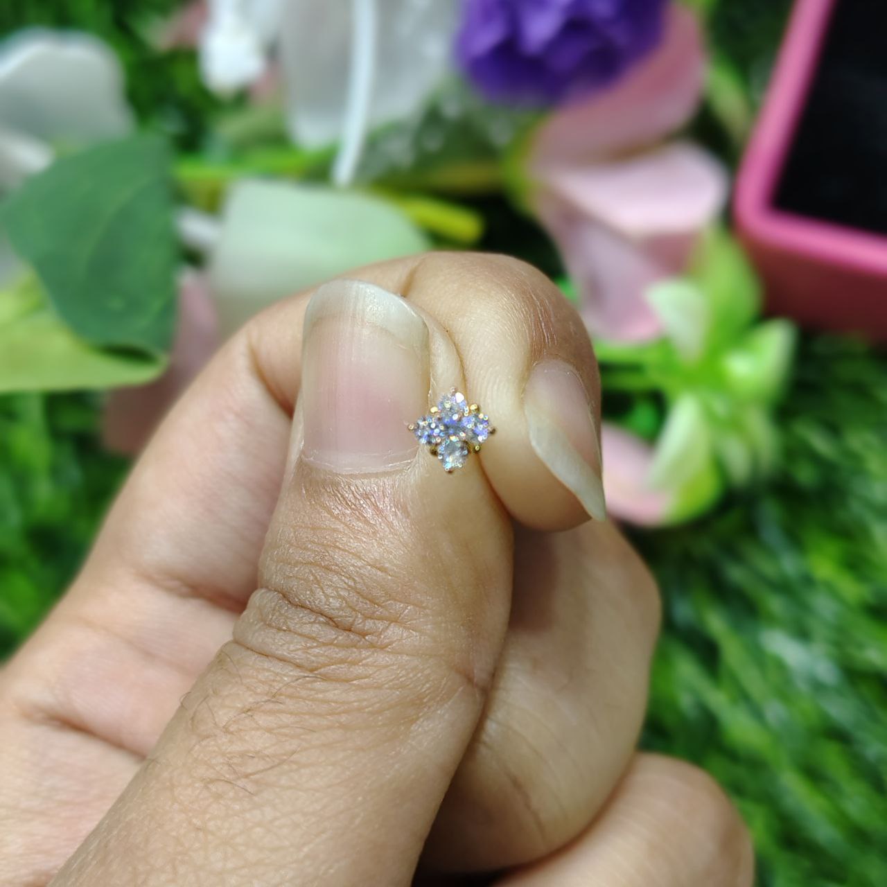 tiny crystal Chowtuskoni Nose pin For Women