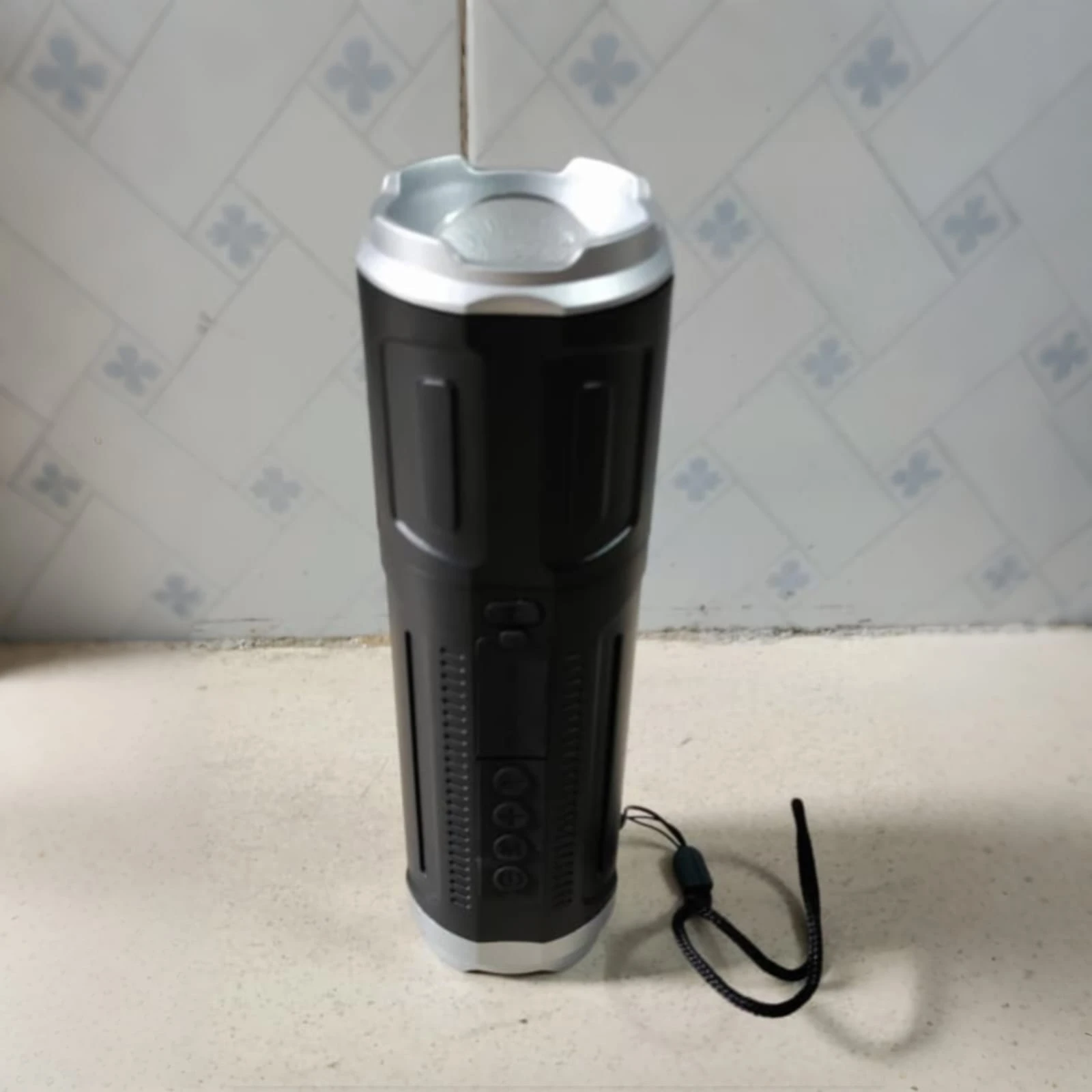 Portable Bluetooth Speaker With Zoomable Flashlight - 4 Dimming Modes FM Radio Long Lasting Life