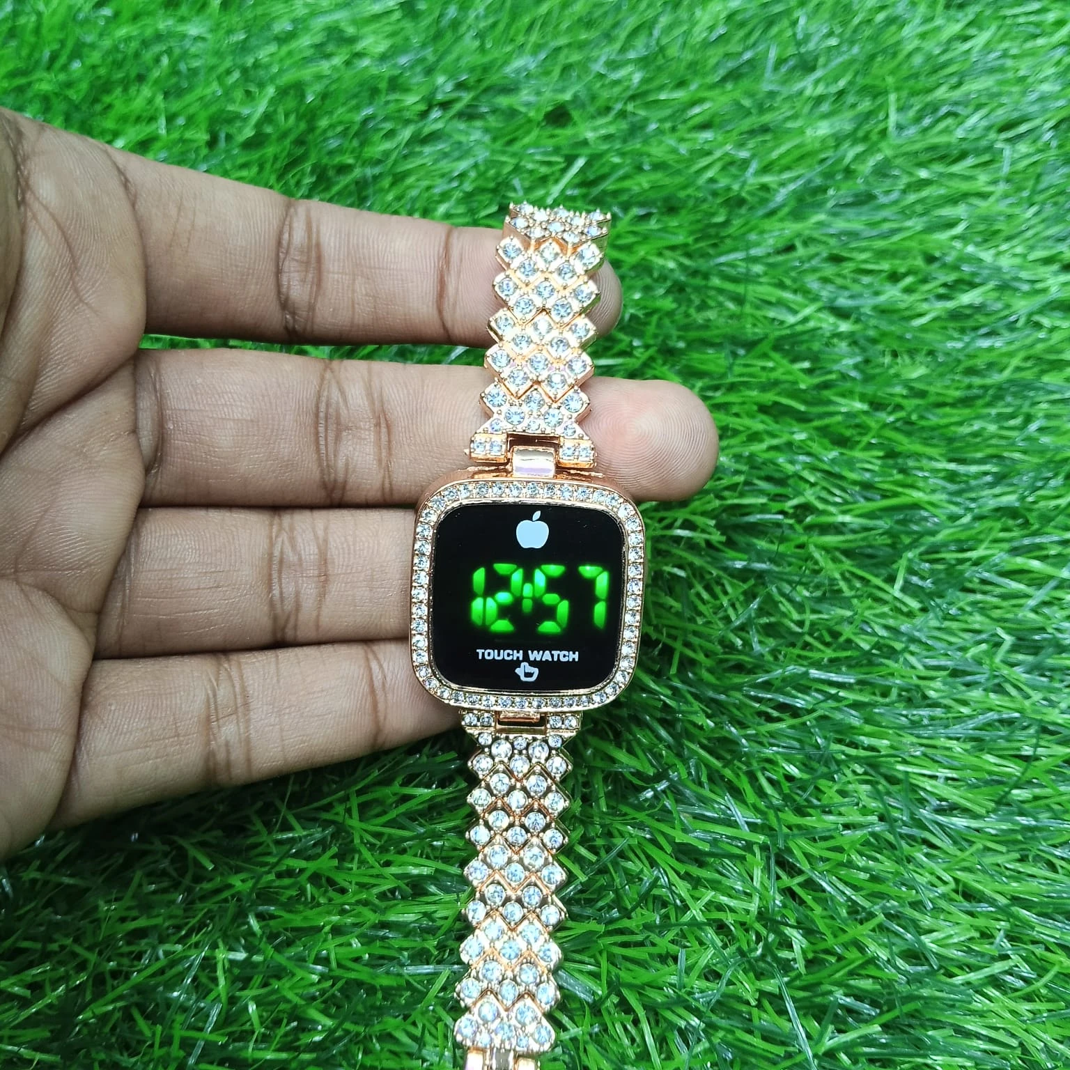 New Trend Fashion Steel Chain Diamond Women Watch Full Diamond Touch Screen LED Water Diamond Bracelet Watch (Golden)
