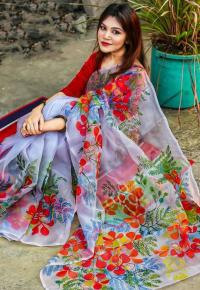 হাফসিল্ক শাড়ীতে হ্যান্ডপ্রিন্ট তুলির কাজ করা