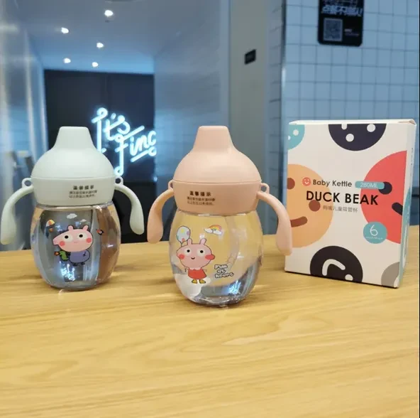 1pcs 280ml Mumpot Baby Kettle Duck Beak Cute Cartoon Children Straw Bottle Portable Leakproof Anti-choking Water Cup Large Capacity Baby Infant Learning Training Drinking Bottle (Random Color)