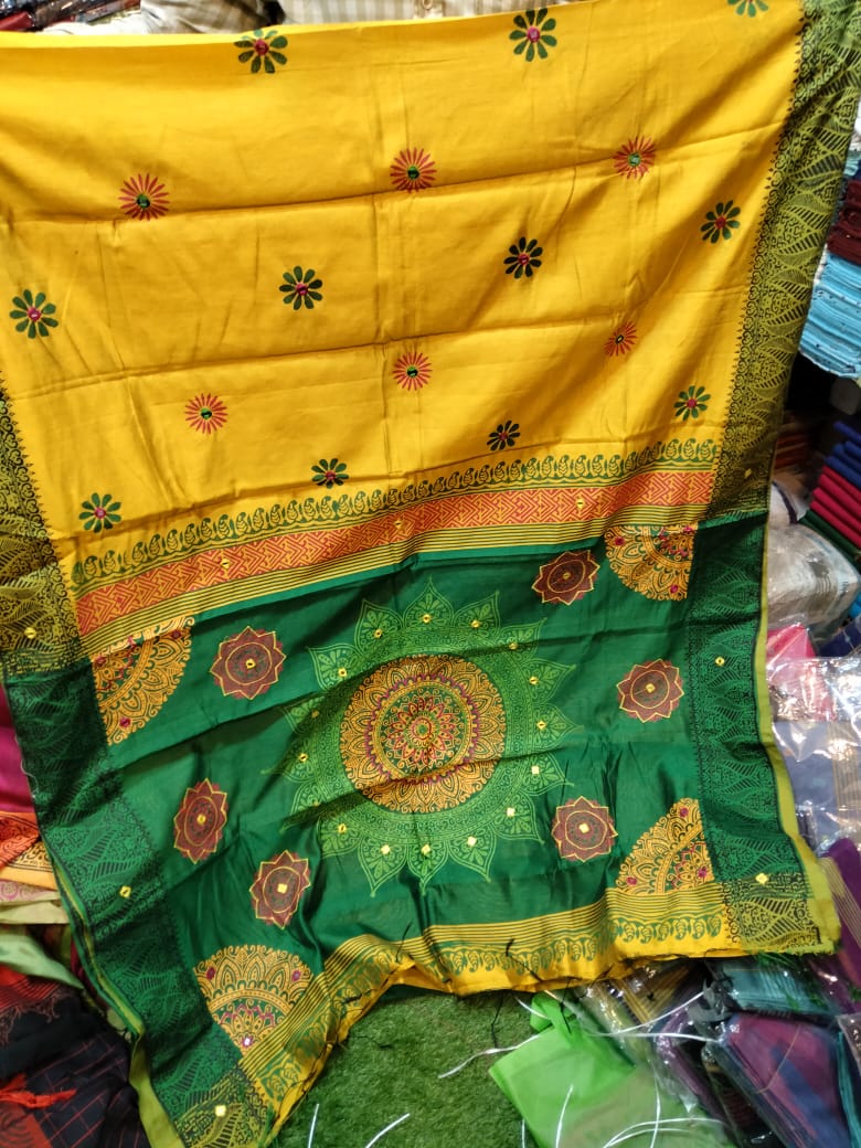 এমব্রয়ডাড়ী ধুপিয়ানসিল্ক শাড়ী
