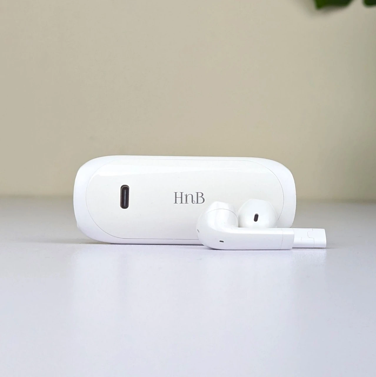 HNB HB30 Earbuds & Bluetooth