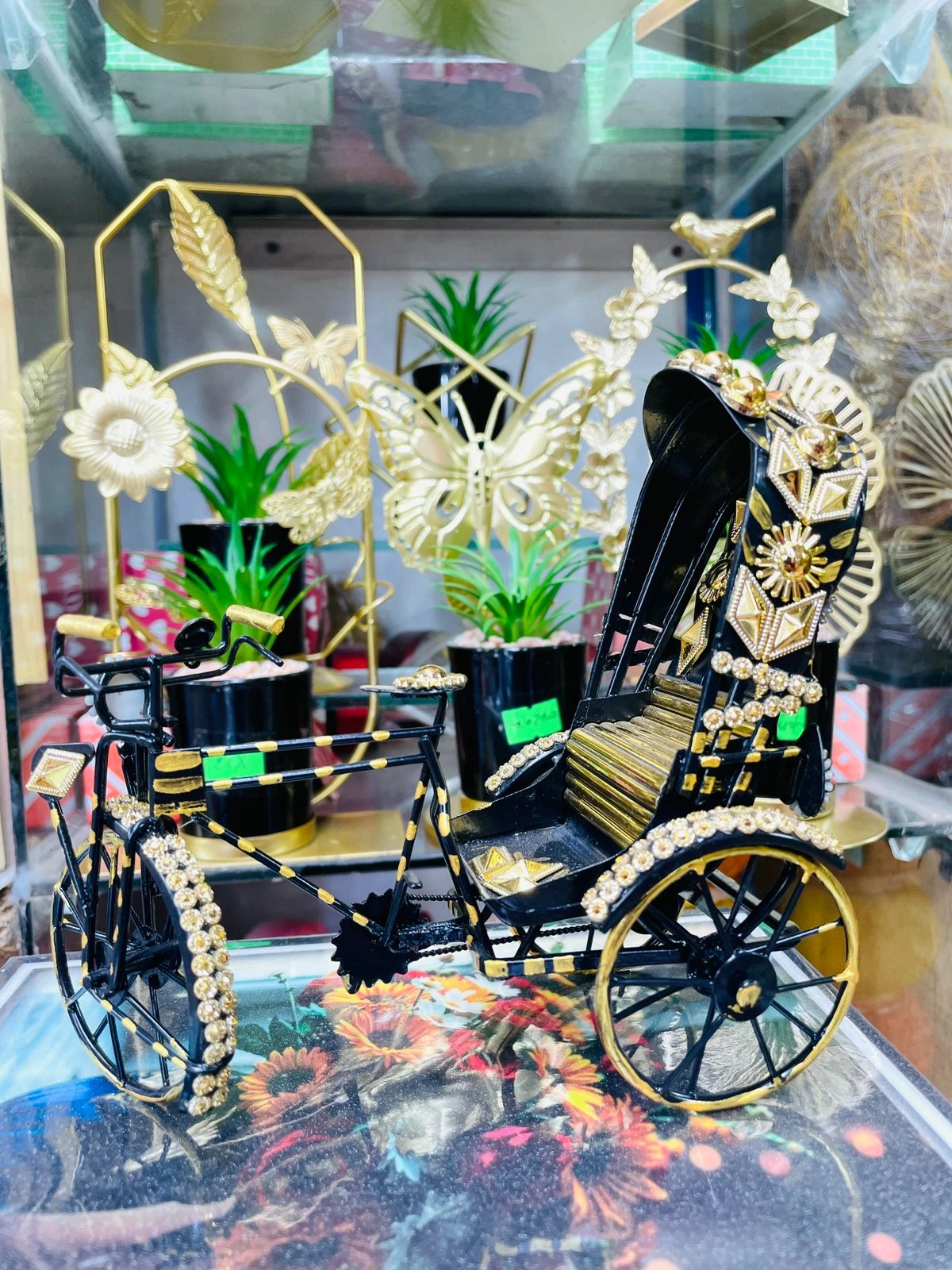 Metal Miniature Replica Ornamented Rickshaw