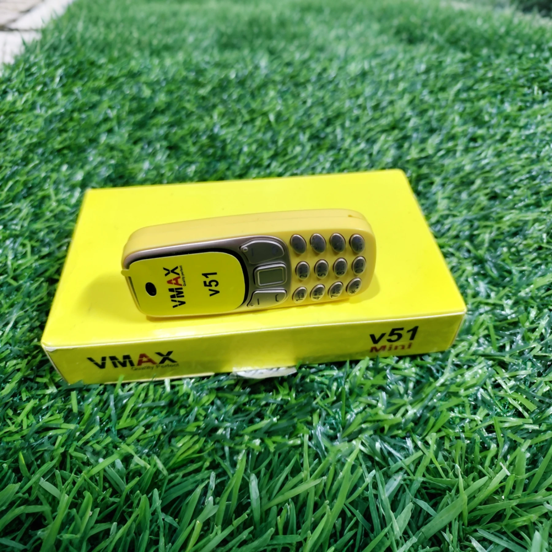 Vmax V51 Mini Phone Magic Voice(Yellow)