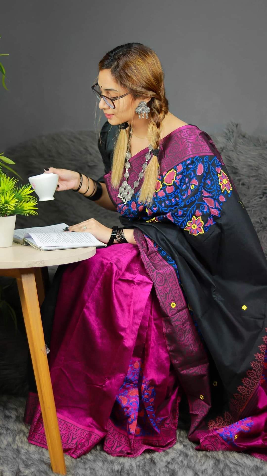 হ্যান্ডপ্রিন্ট হাফসিল্ক শাড়ী