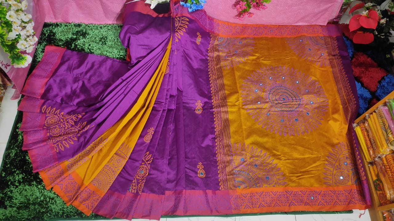 এমব্রয়ডাড়ী ধুপিয়ানসিল্ক শাড়ী